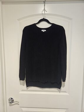 525 America Crewneck Knit Sweater in Deep Black #905